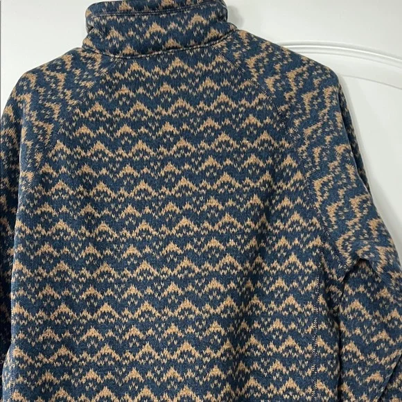 Patagonia Navy and Tan Patterned Half-Zip Fleece Pullover - Picture 4 of 5